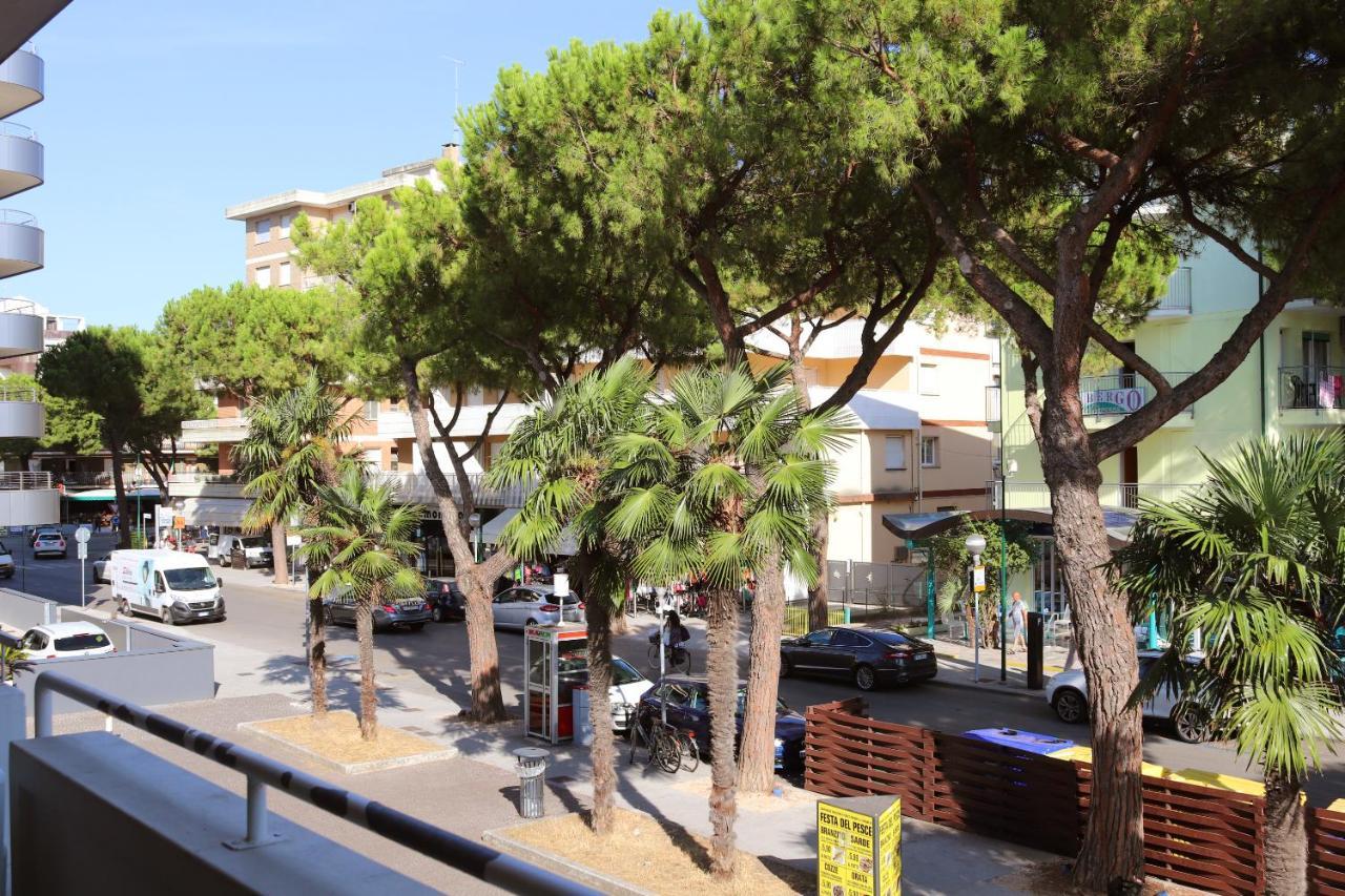 Apartament Sabbiadoro Center Lignano Sabbiadoro Buitenkant foto