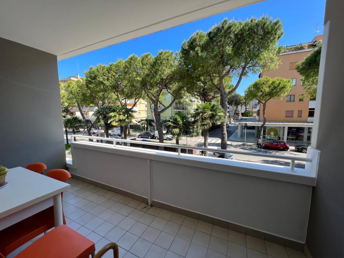 Apartament Sabbiadoro Center Lignano Sabbiadoro Buitenkant foto